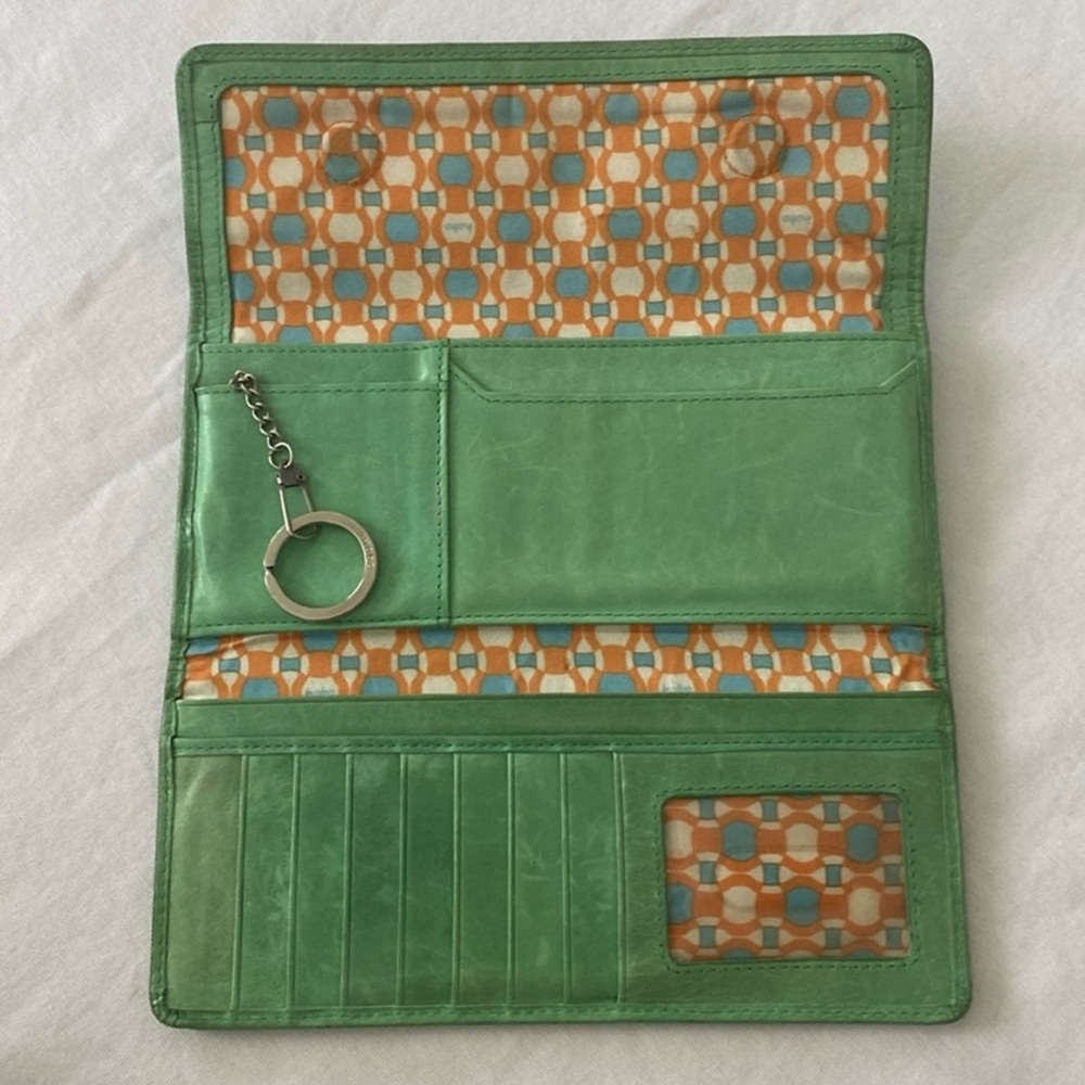 HOBO international trifold wallet sea foam green 7 card slot key chain 8.5” x 4”